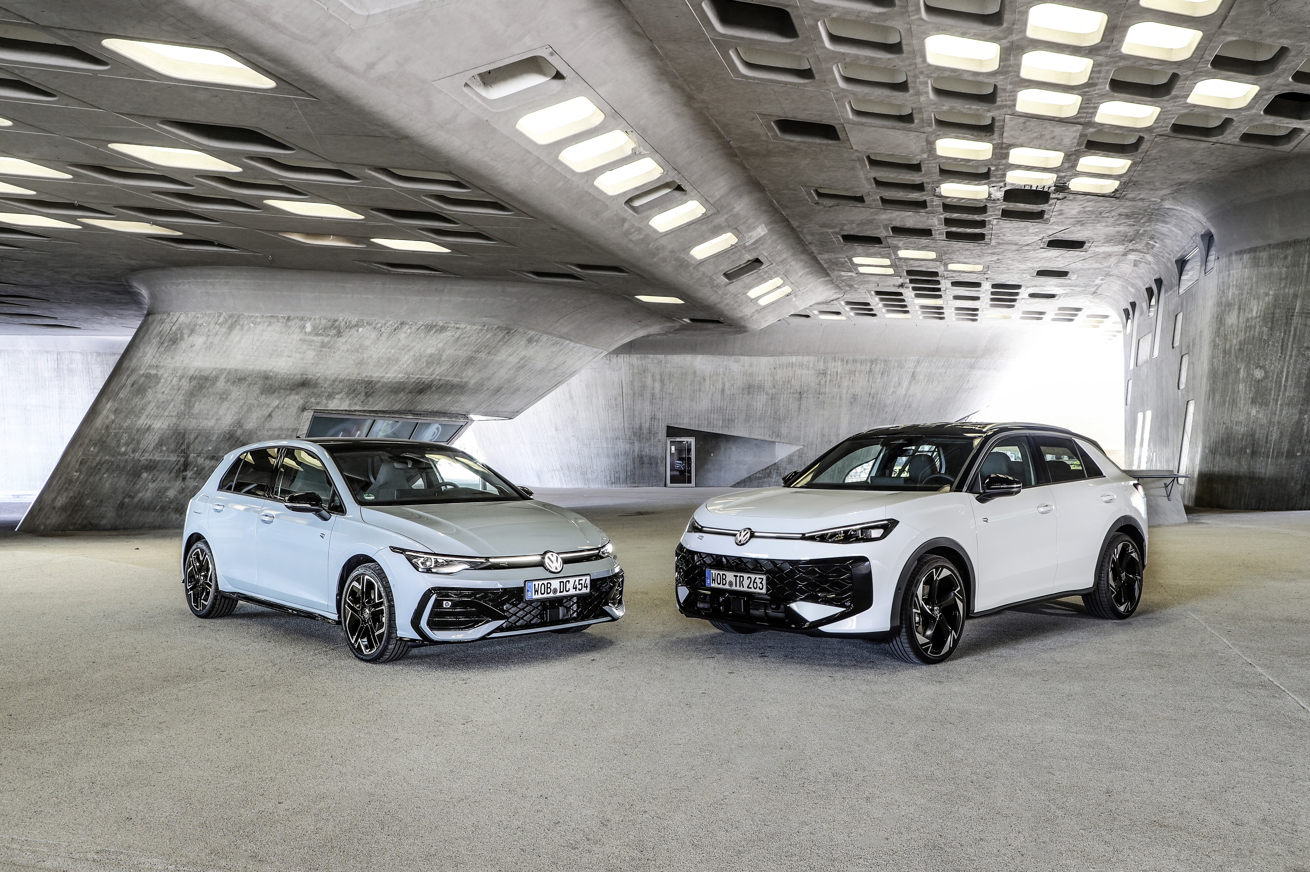 Volkswagen Golf e T-Roc full hybrid 2026 foto press ufficiale