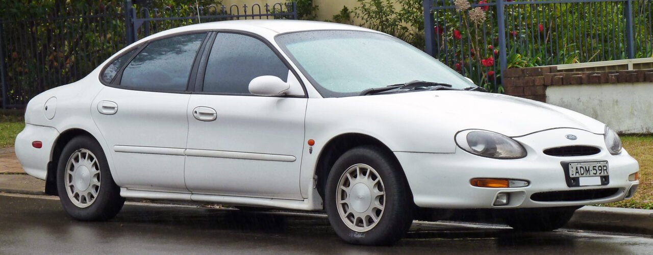 Ford Taurus terza generazione design ovale