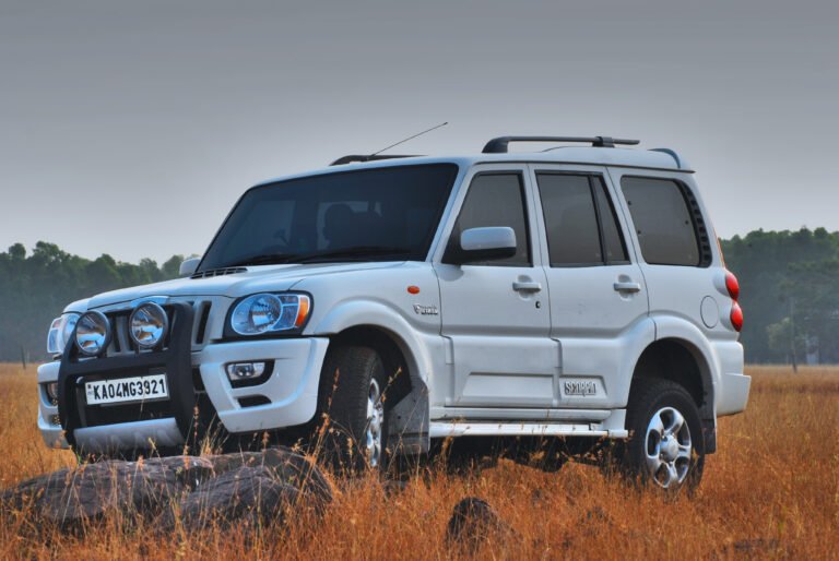 Mahindra SUV 4x4 indiana gamma 2026 KUV100 Goa pick-up diesel