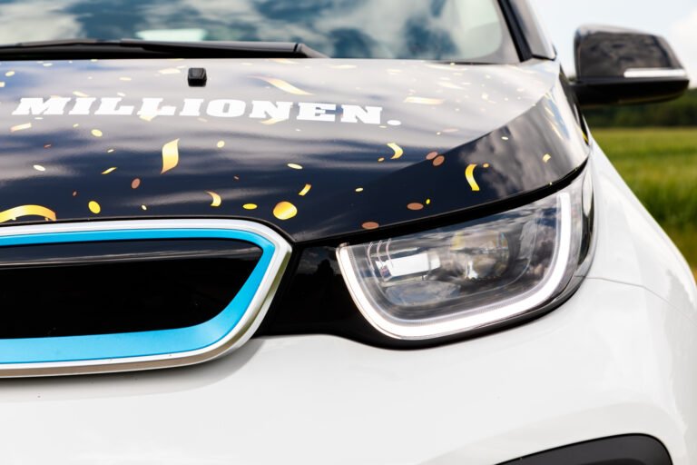 BMW i3 elettrica 2019 design futuristico controverso
