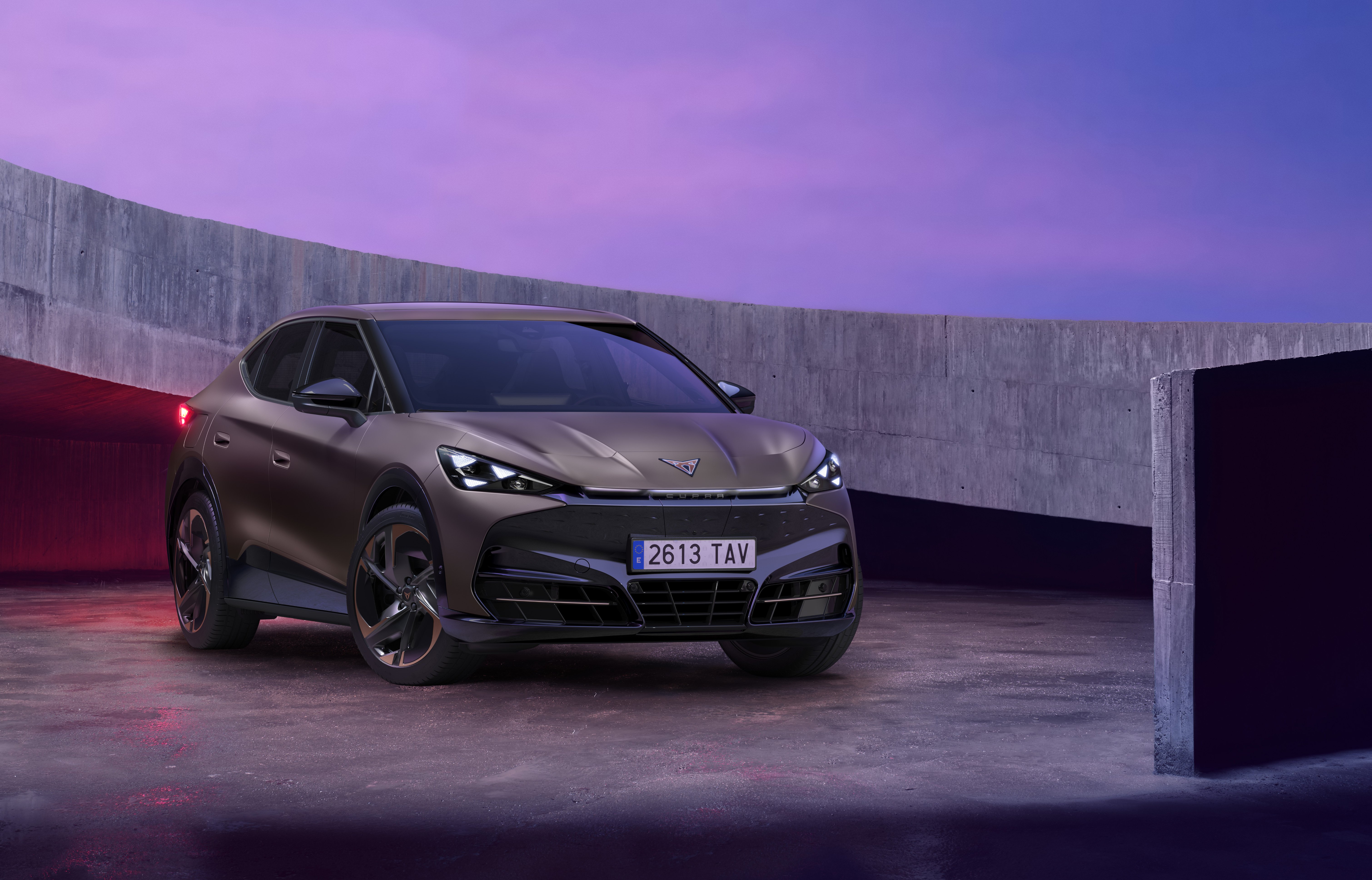 CUPRA Tavascan 2026 design frontale tre quarti