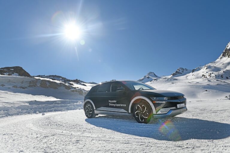 Hyundai Ioniq 5 2026 grigia scena neve foto press ufficiale Hyundai Motor Europe