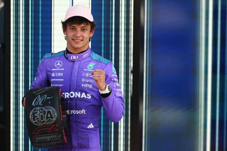 Andrea Kimi Antonelli al volante della Mercedes-AMG PETRONAS F1 durante il GP Miami 2026, vittoria e leader Mondiale