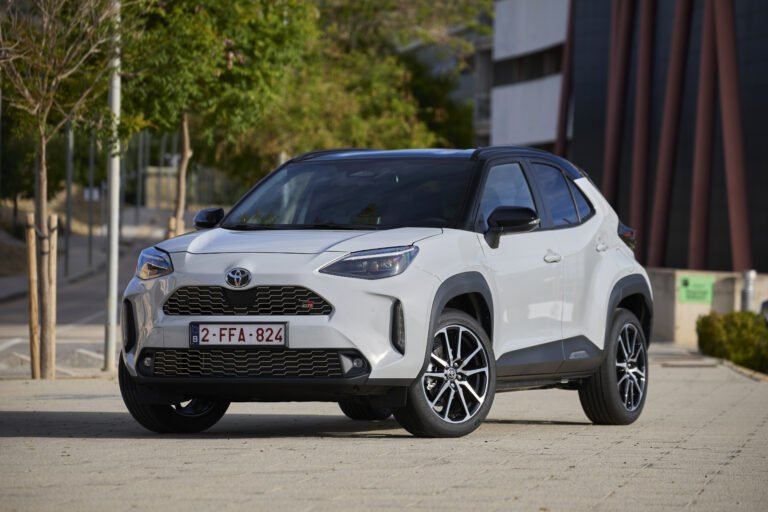 Toyota Yaris Cross 2026 B-SUV hybrid foto ufficiale