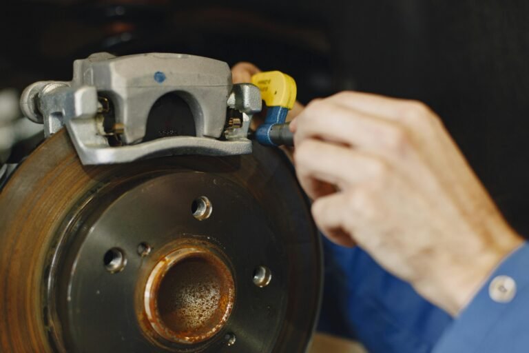Freni auto pastiglie dischi sostituzione