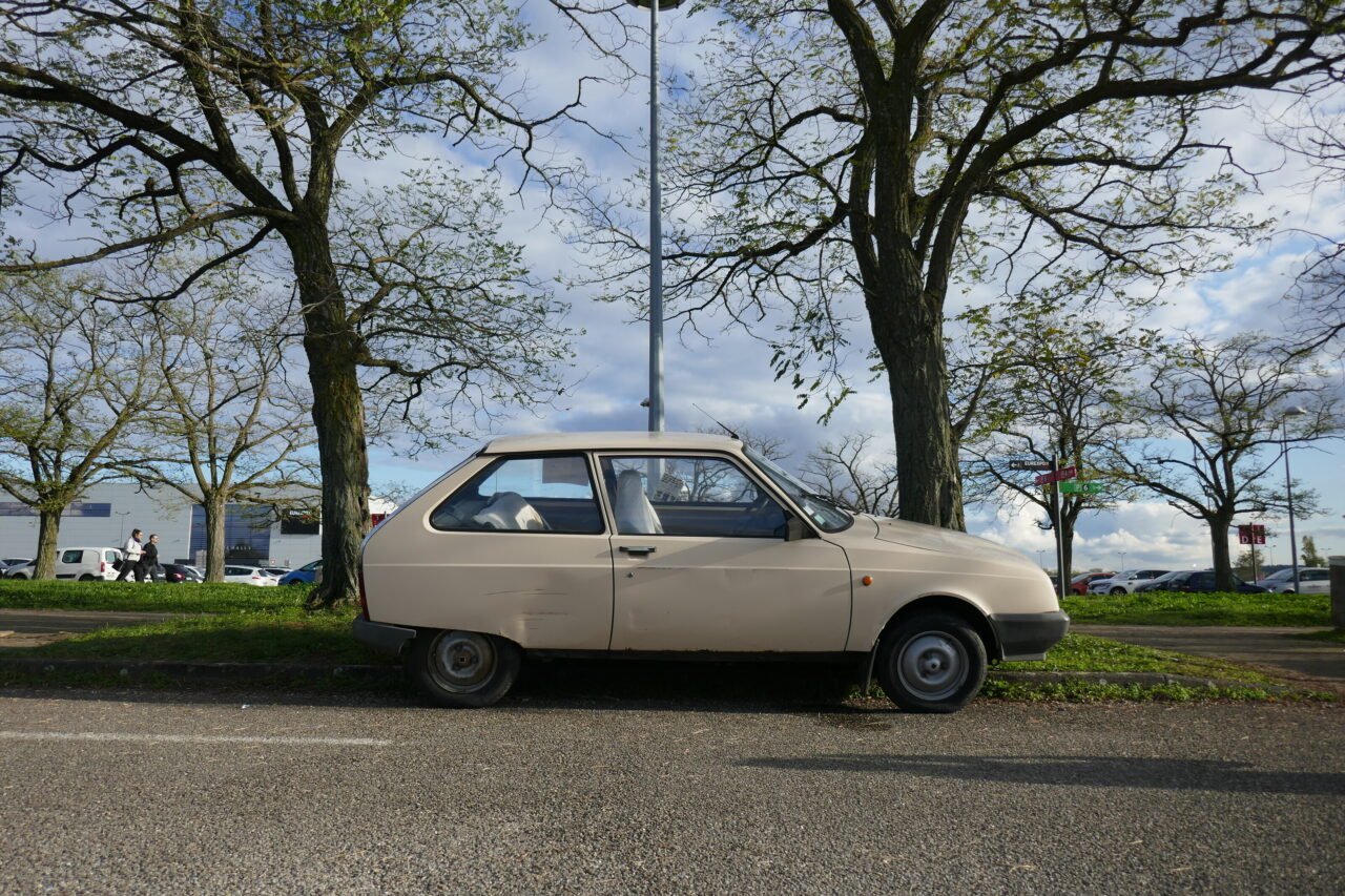 Citroën Axel berlina due volumi vista laterale