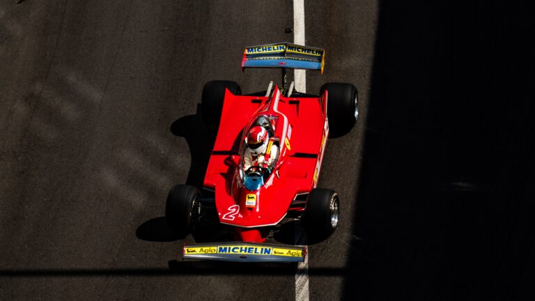 Ferrari F1 storica Agip Michelin vista dall'alto a Monte Carlo Cavallino Classic 2026