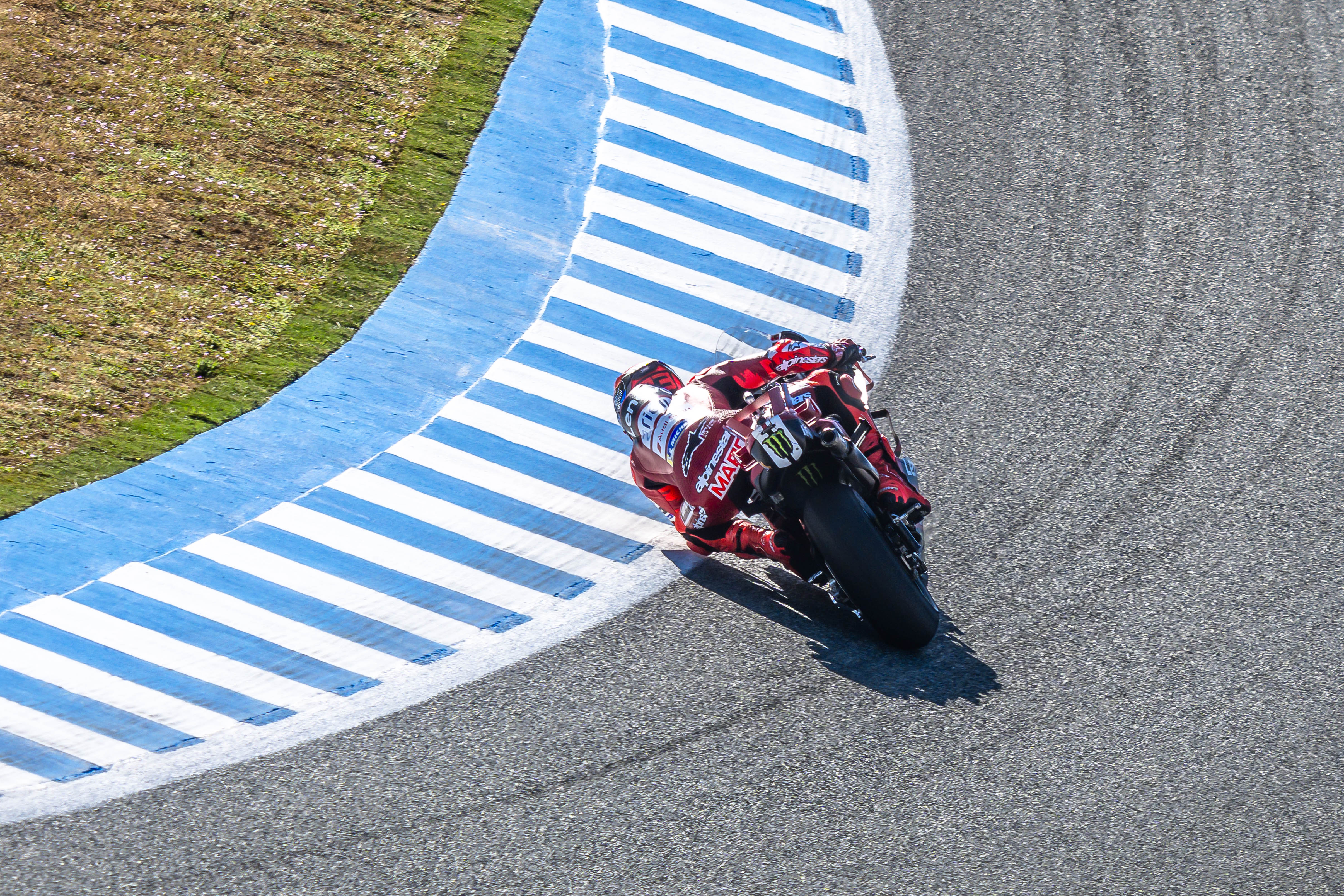 Marc Marquez Ducati Desmosedici GP26 in curva Jerez MotoGP 2026