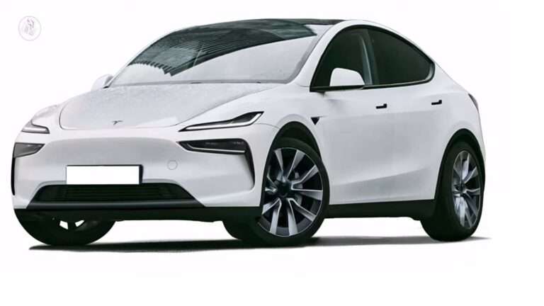 Nuova Tesla Model Y 2025: foto spia, info e novità del restyling