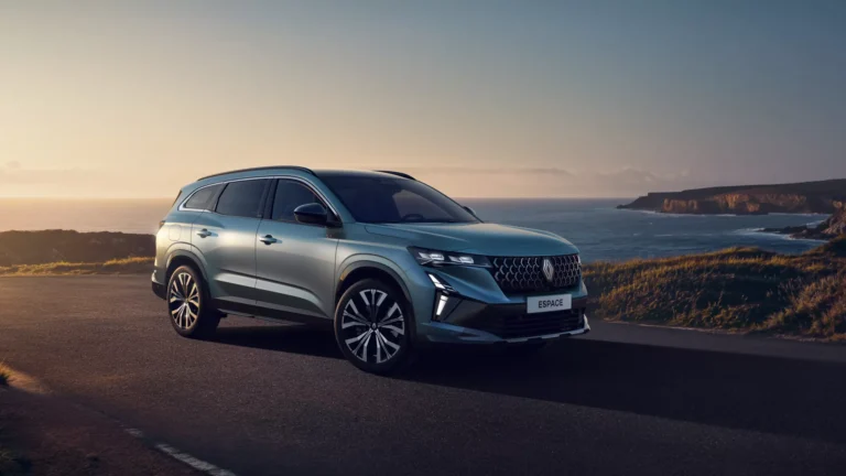 Nuova Renault Espace, tutte le info sul restyling. Foto e motori