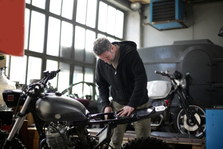 Revisione moto officina controllo