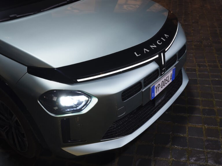 Lancia Ypsilon Turbo 100 2026 versione benzina ufficiale