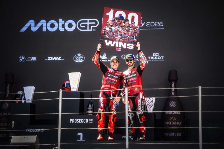 Marc Marquez Francesco Bagnaia podio 100 vittorie Ducati Lenovo GP Ungheria 2026 Balaton Park