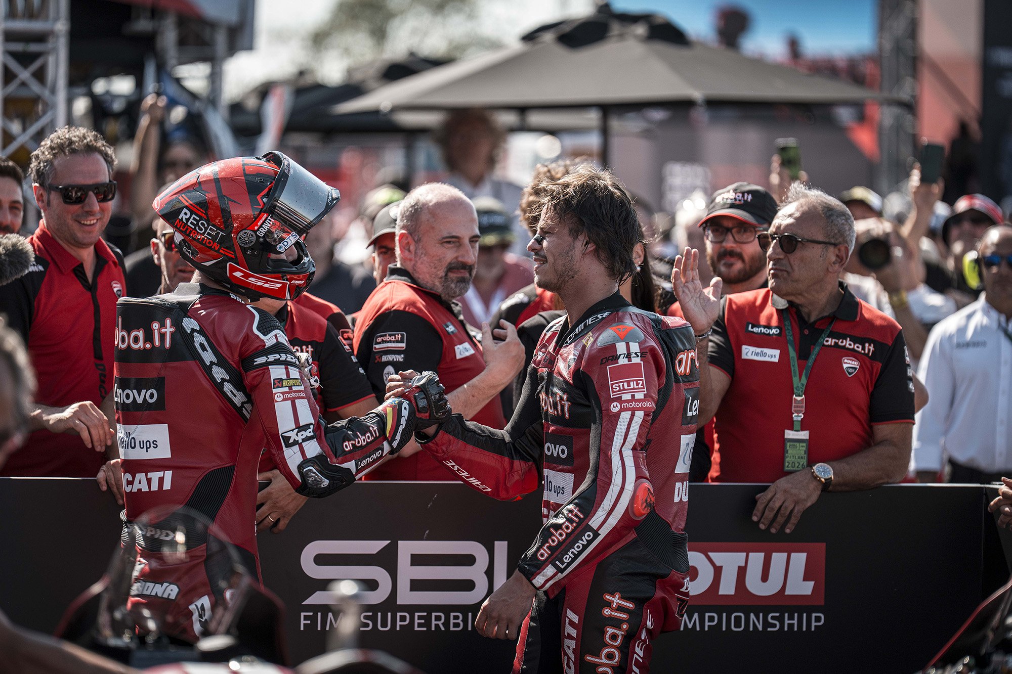 Lecuona e Bulega parco chiuso Donington 2026 WorldSBK