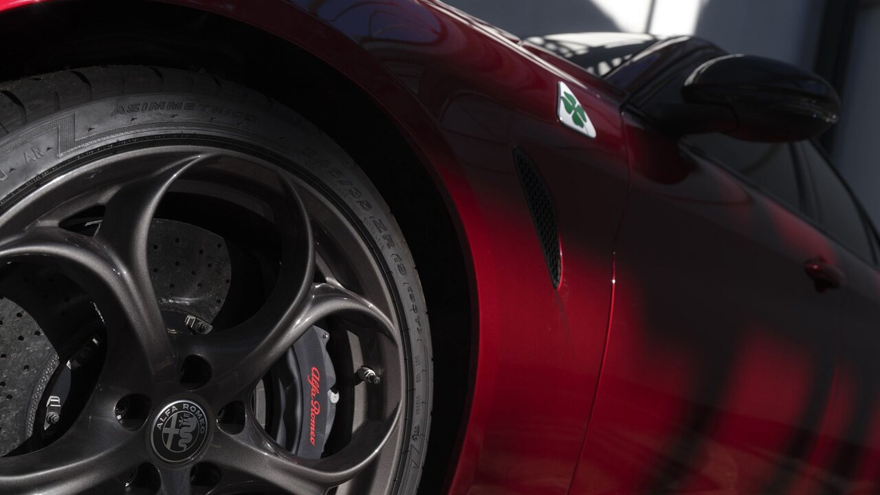 Alfa Romeo Giulia Quadrifoglio Collezione 2026 interni