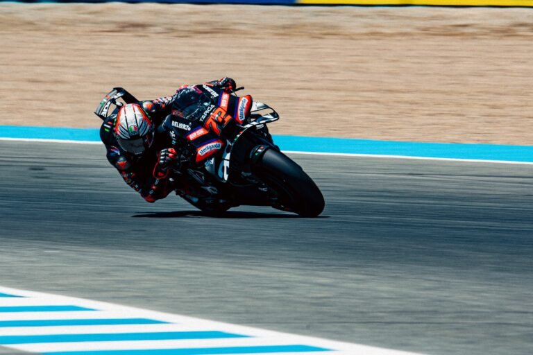 Marco Bezzecchi Aprilia RS-GP26 in azione piega Jerez MotoGP GP Spagna 2026