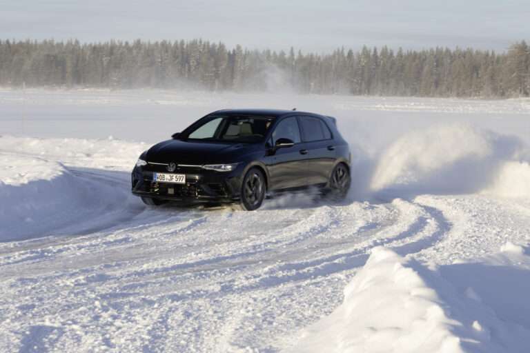 Volkswagen Golf R: in arrivo la versione da 350 CV