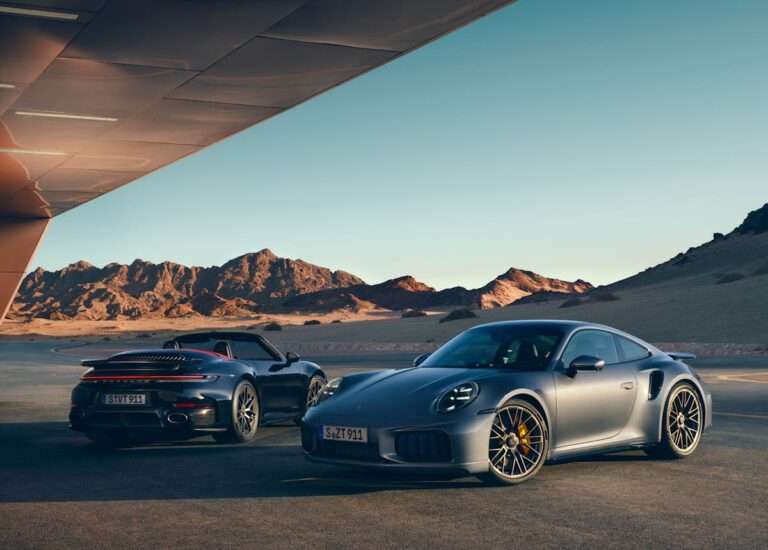 Nuova Porsche 911 Turbo S 2026, ibrida ed ancora più potente