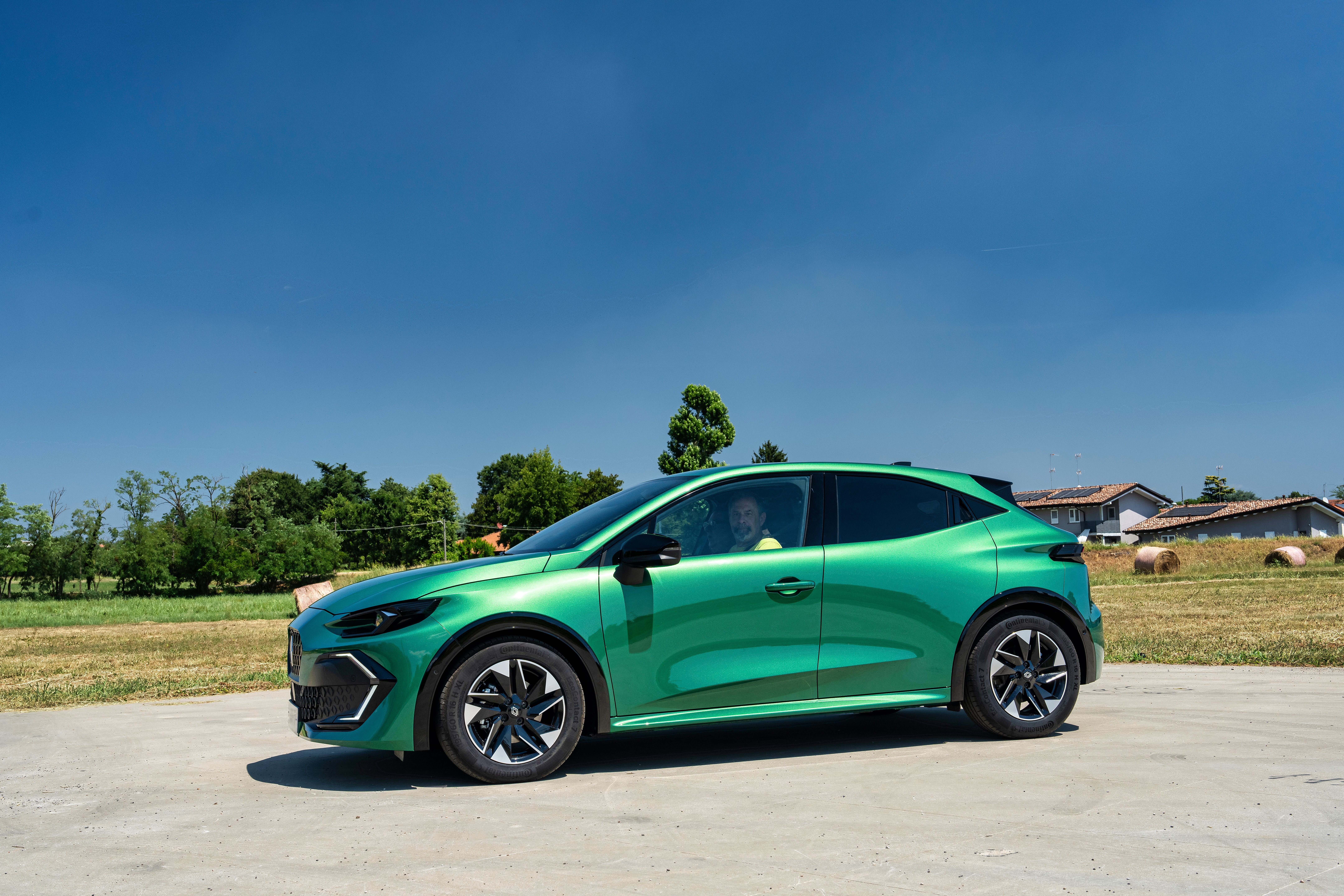 Nuova Renault Clio Eco-G 120 GPL vista laterale