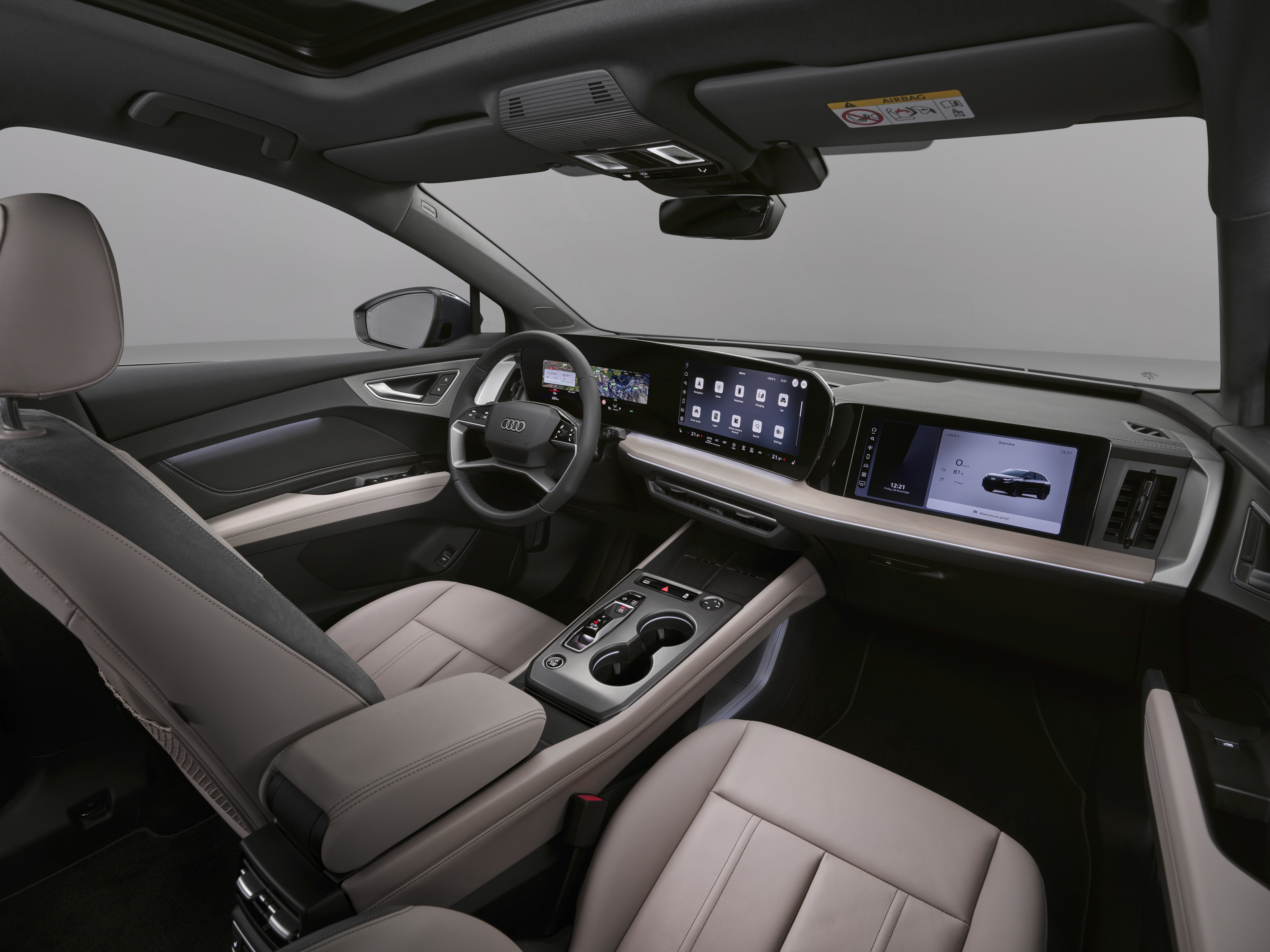 Audi Q4 e-tron 2026 interni triple screen 11.9 12.8 12 pollici