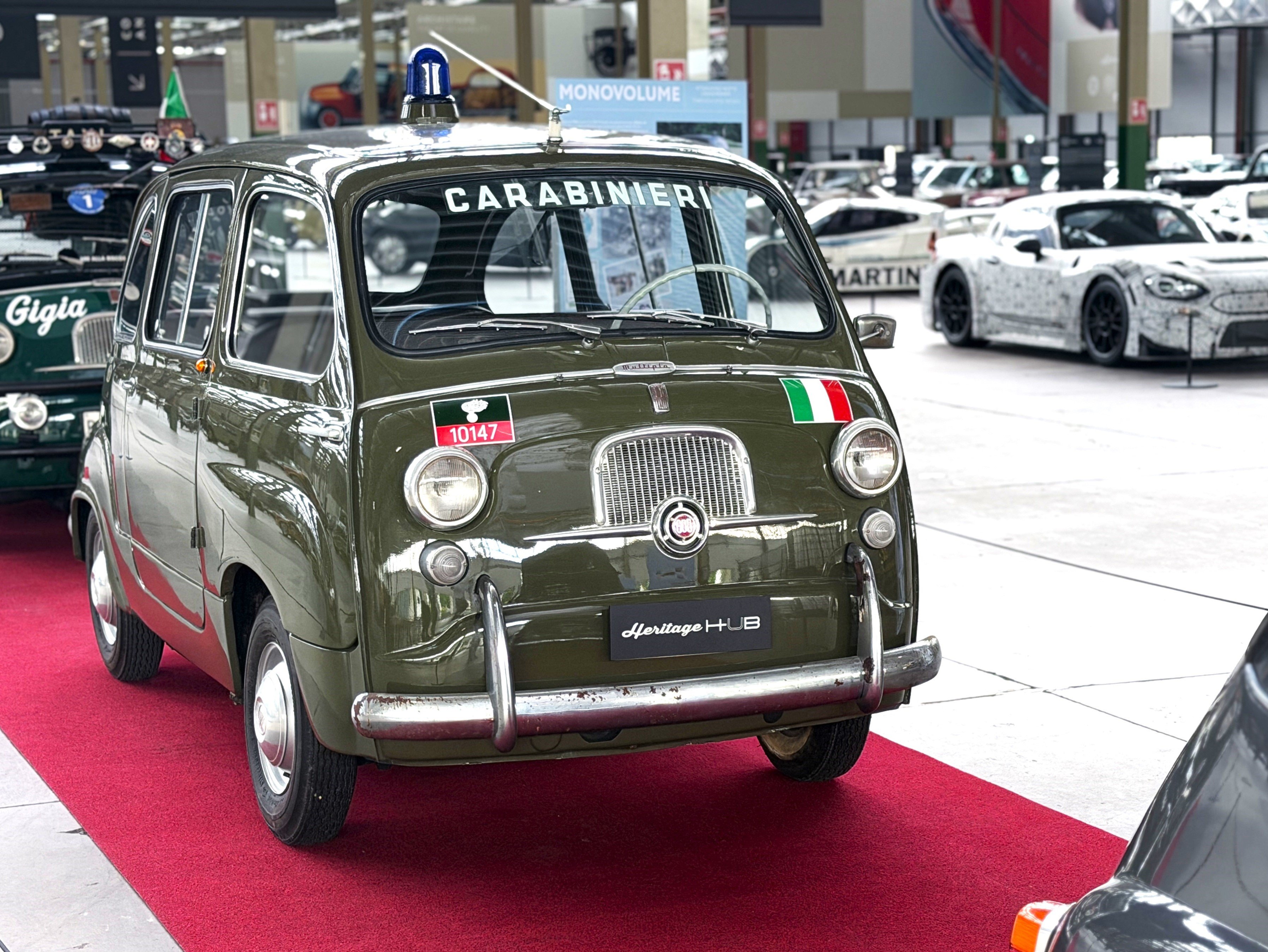 Fiat 600 Multipla Carabinieri verde esposta mostra MONOVOLUME Heritage Hub