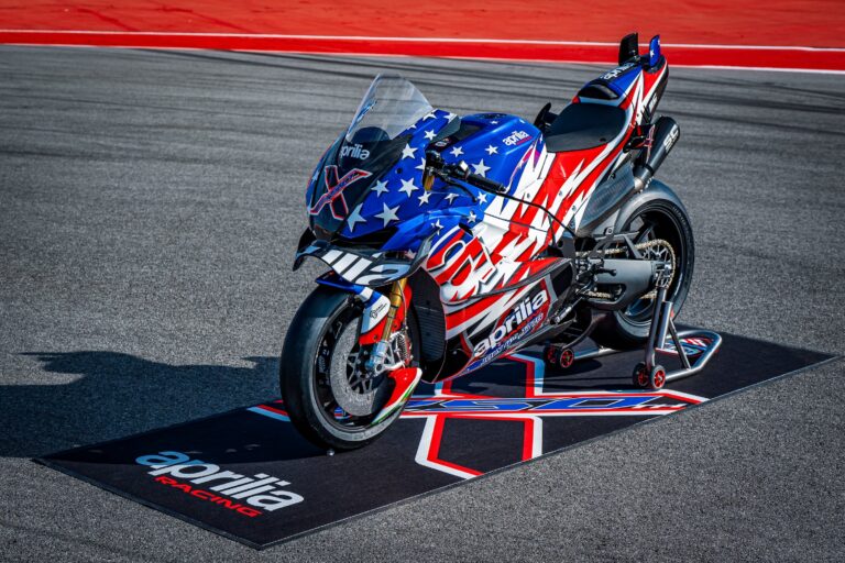 Aprilia X 250TH livrea Stars and Stripes vista frontale al COTA
