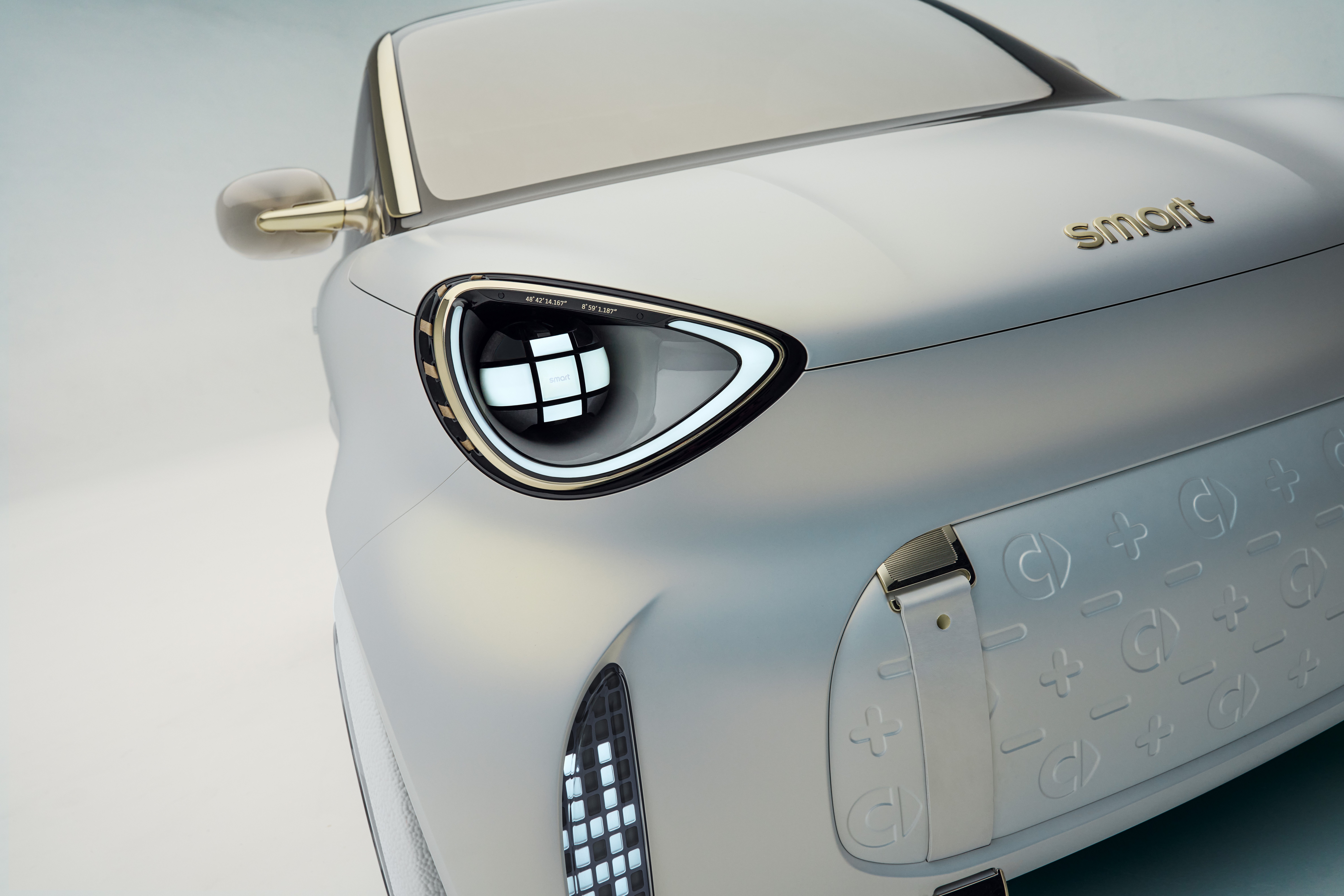 Smart Concept 2 dettaglio frontale fari press ufficiale